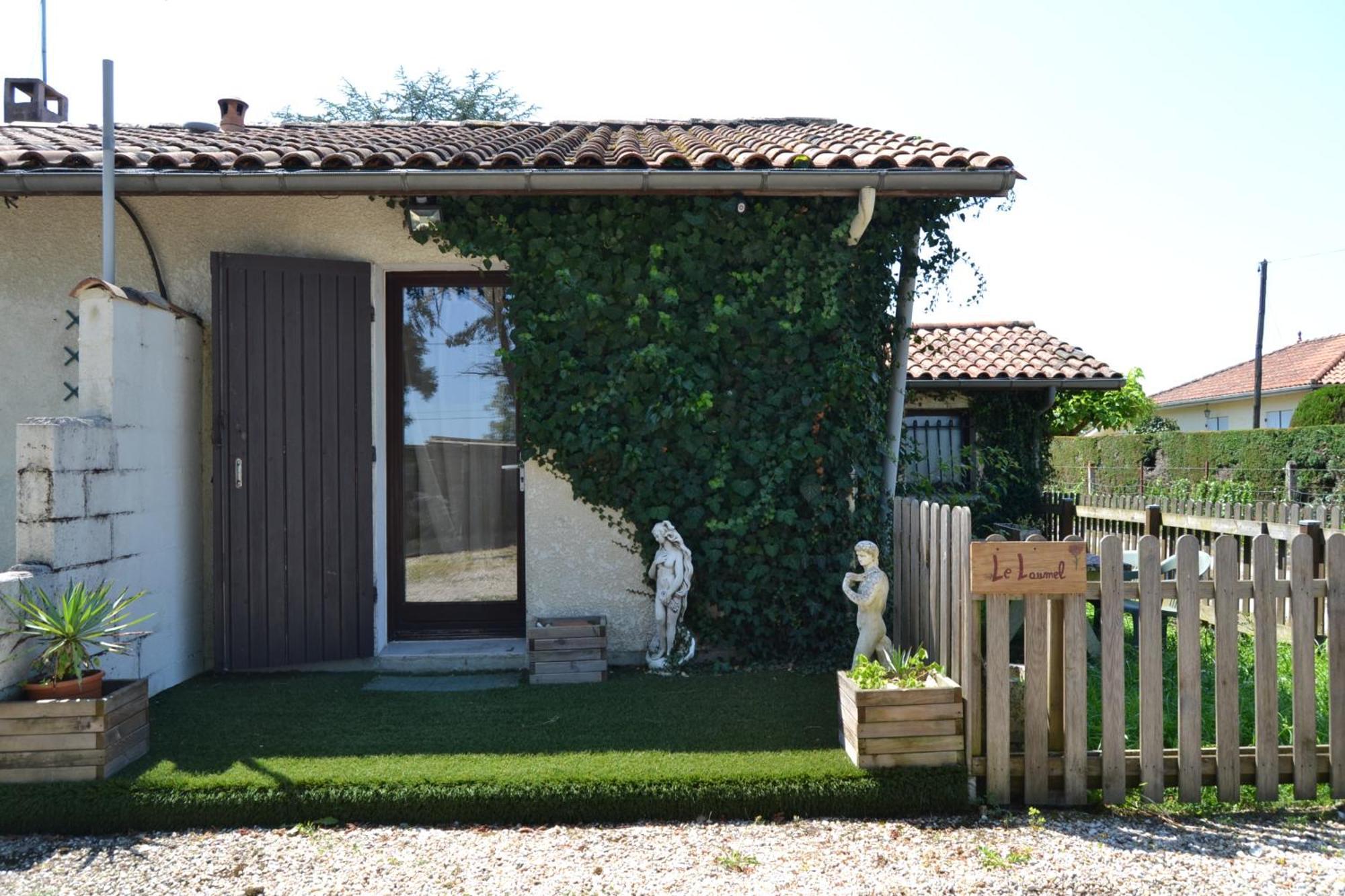 Le Gite De La Lombriere Saint-Denis-de-Pile Ngoại thất bức ảnh