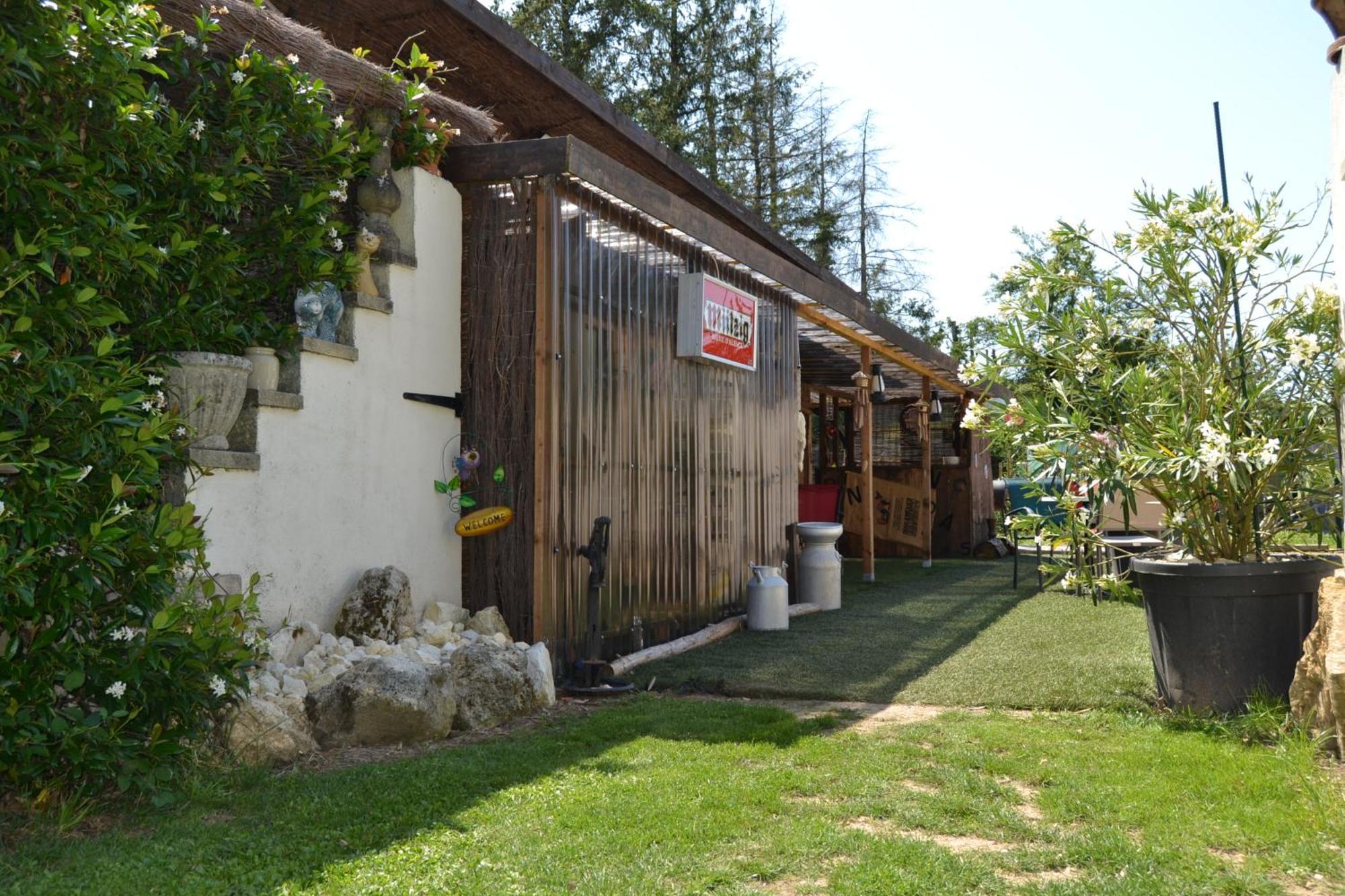 Le Gite De La Lombriere Saint-Denis-de-Pile Ngoại thất bức ảnh