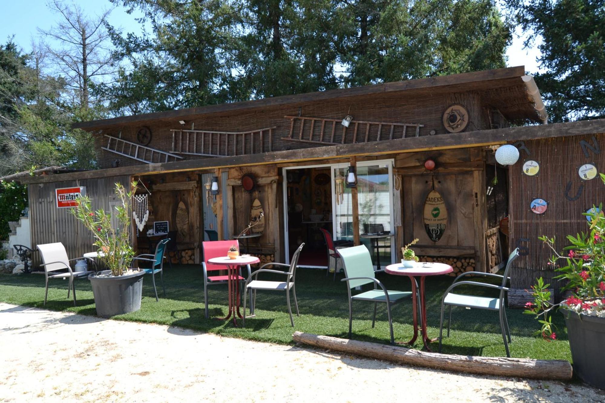 Le Gite De La Lombriere Saint-Denis-de-Pile Ngoại thất bức ảnh
